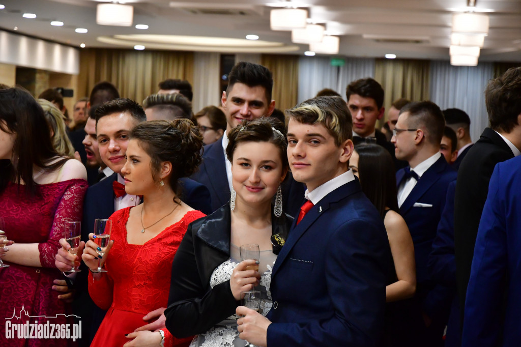 Studniówka Zespołu Szkół Technicznych- fotorelacja