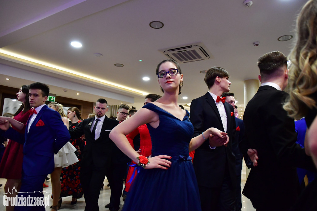 Studniówka Zespołu Szkół Technicznych- fotorelacja