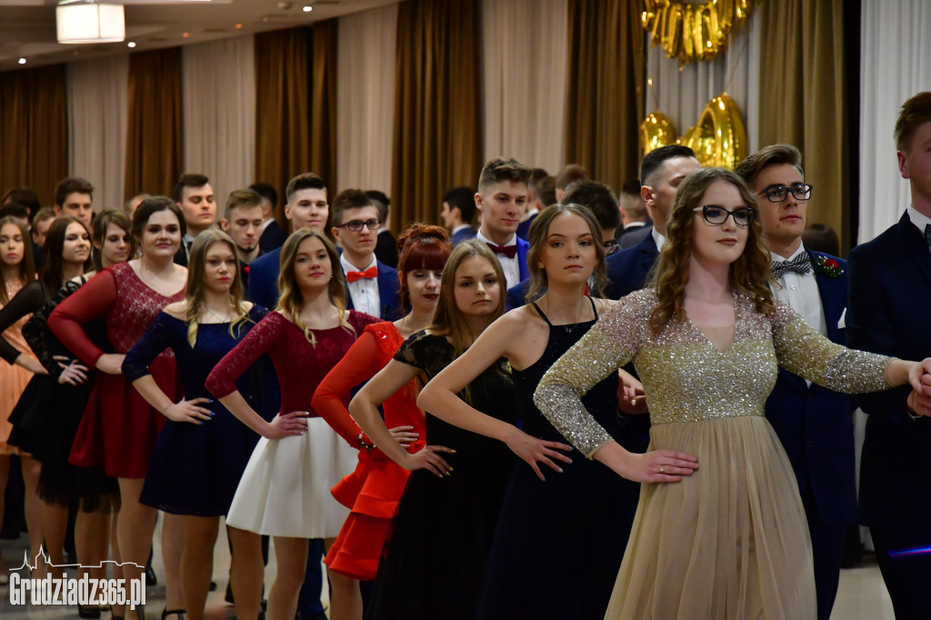 Studniówka Zespołu Szkół Technicznych- fotorelacja
