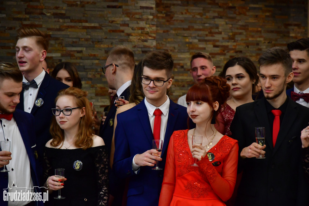 Studniówka Zespołu Szkół Technicznych- fotorelacja