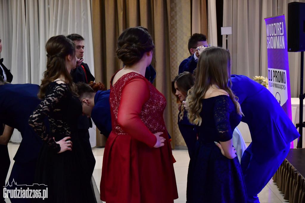 Studniówka Zespołu Szkół Technicznych- fotorelacja