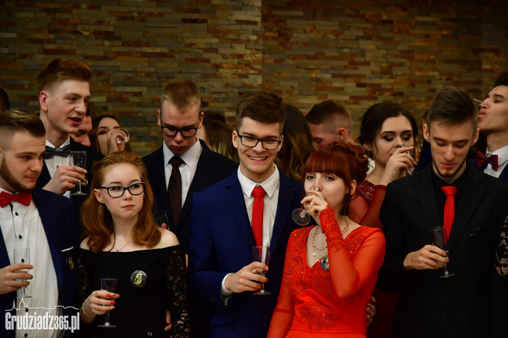 Studniówka Zespołu Szkół Technicznych- fotorelacja