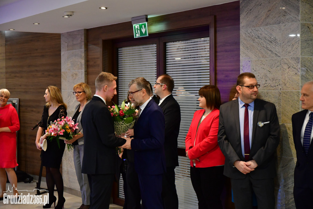 Studniówka Zespołu Szkół Technicznych- fotorelacja