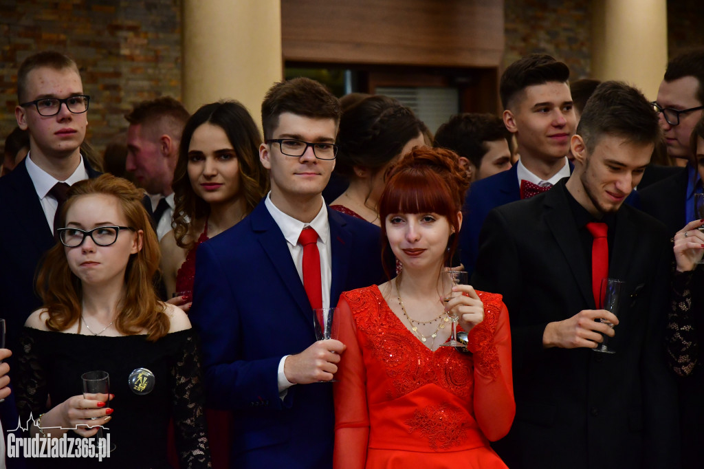 Studniówka Zespołu Szkół Technicznych- fotorelacja