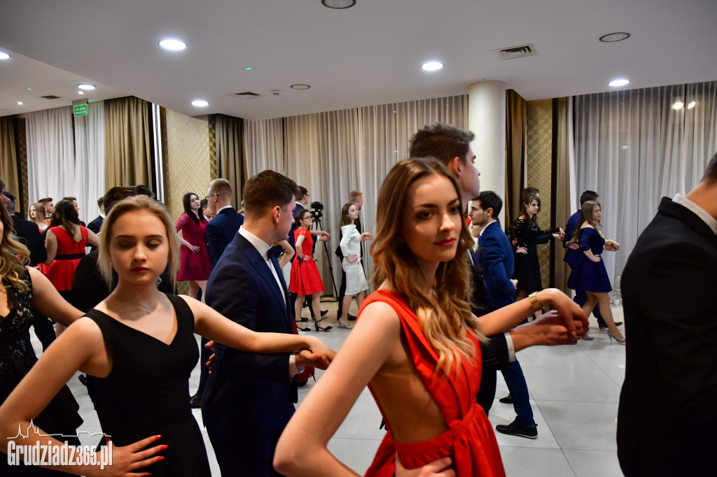 Studniówka Zespołu Szkół Technicznych- fotorelacja