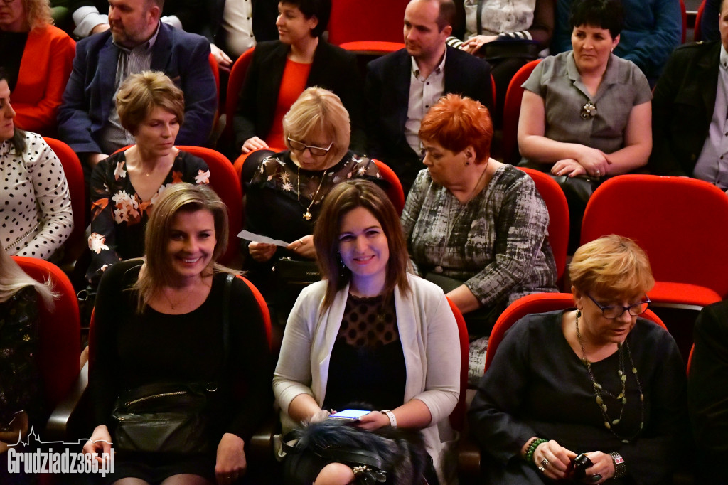 Pikantni- komedia obyczajowa Stefana Vögla