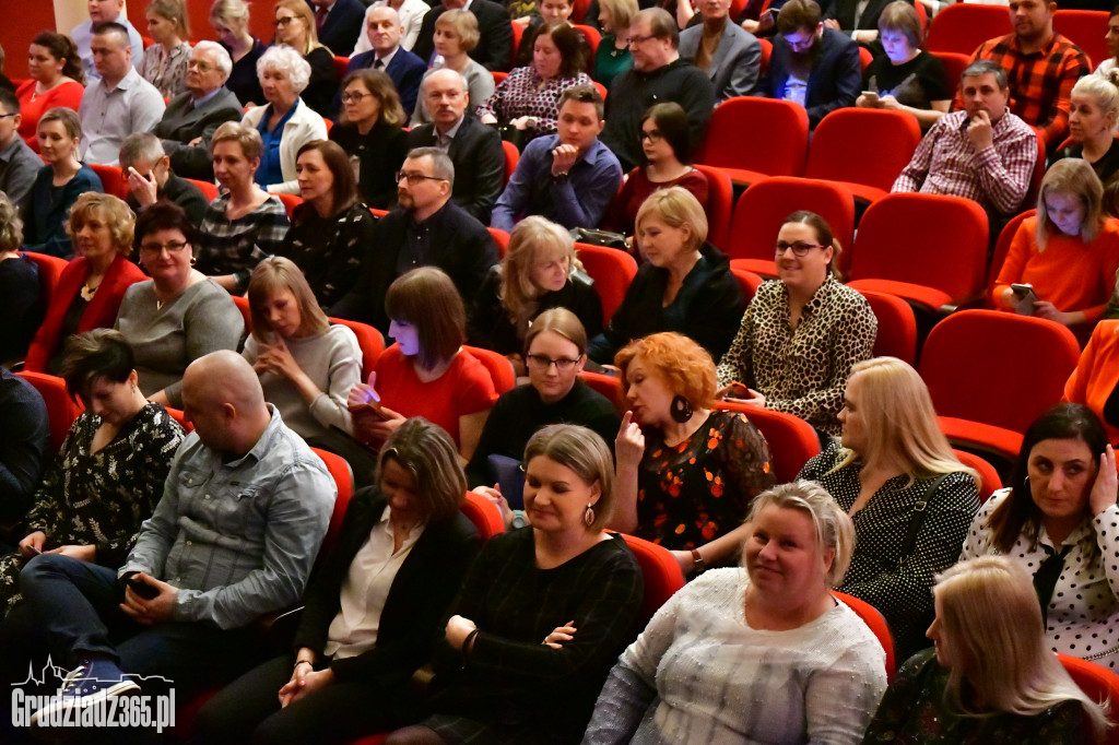 Pikantni- komedia obyczajowa Stefana Vögla