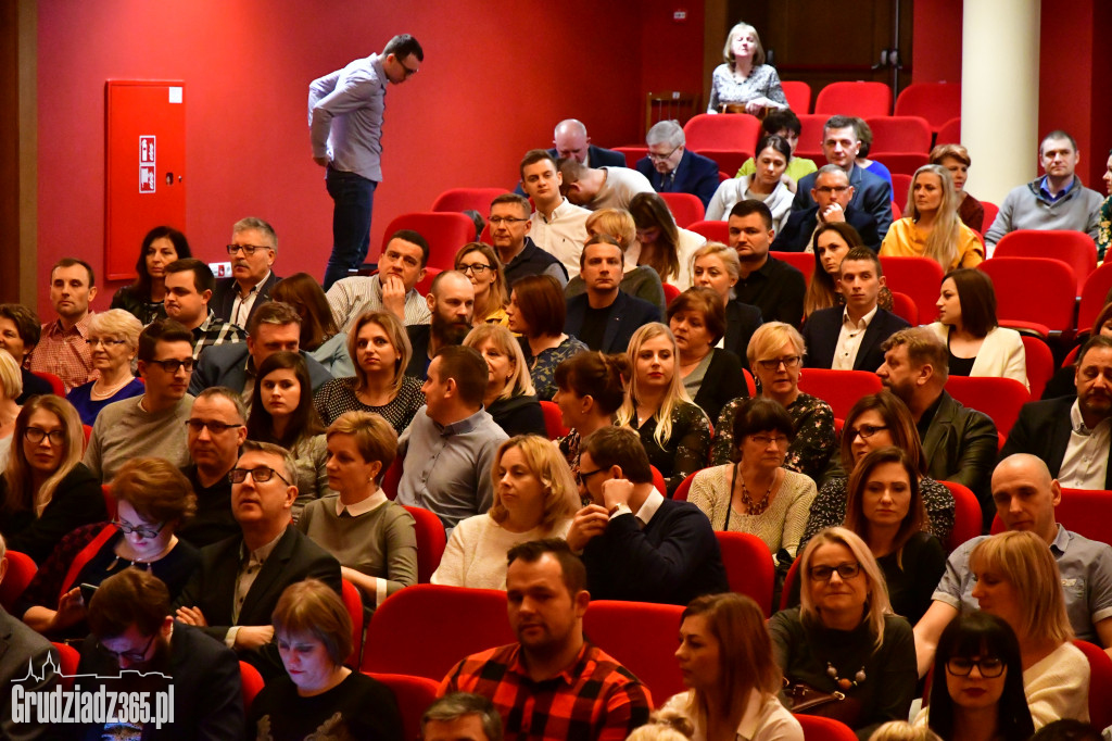 Pikantni- komedia obyczajowa Stefana Vögla