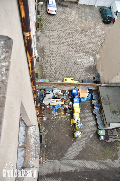 Włodka 1 Chełmińska 7 śmieci w centrum miasta