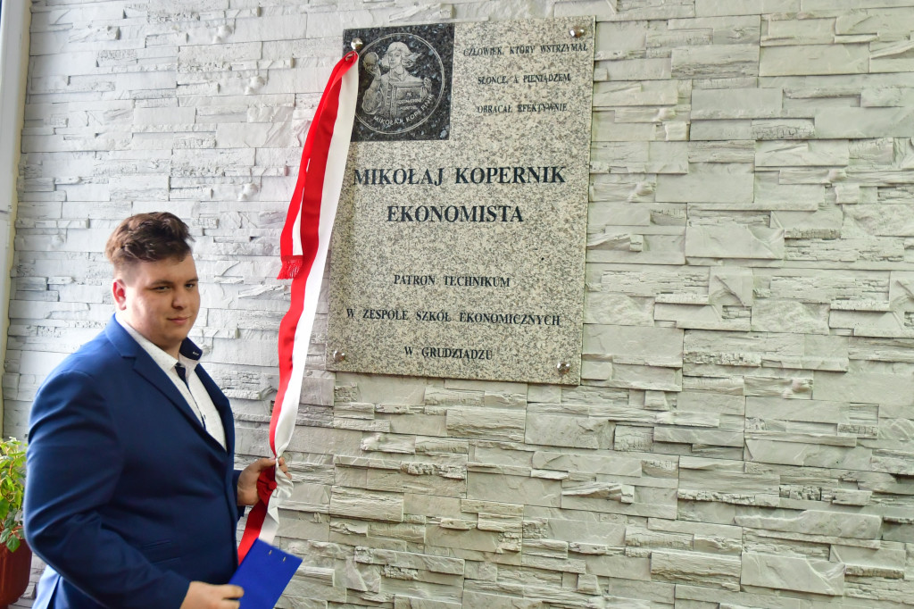 Odsłonięcie tablicy pamiątkowej w Ekonomiku