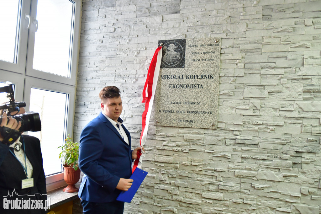 Odsłonięcie tablicy pamiątkowej w Ekonomiku
