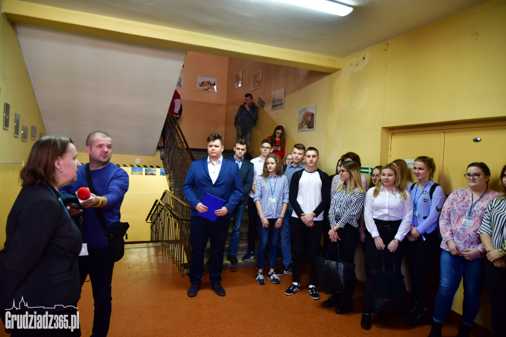 Odsłonięcie tablicy pamiątkowej w Ekonomiku