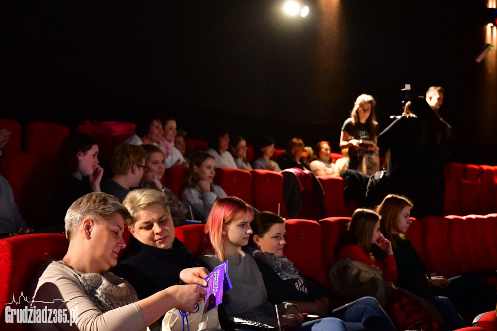Comiesięczne Kino Kobiet- Planeta Singli 3