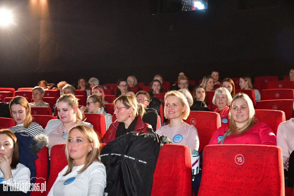 Comiesięczne Kino Kobiet- Planeta Singli 3