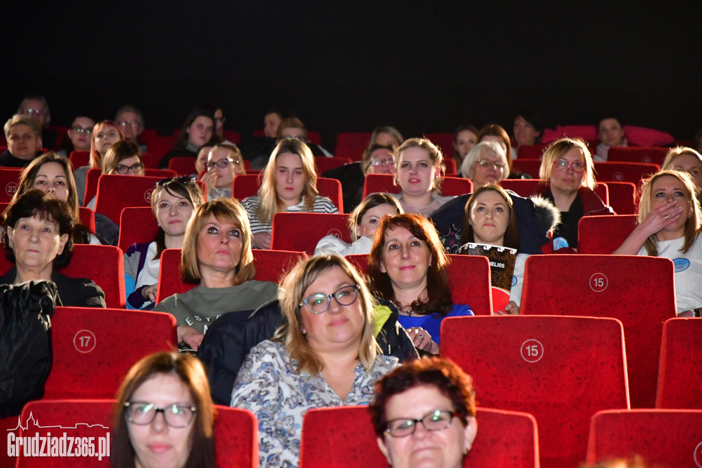 Comiesięczne Kino Kobiet- Planeta Singli 3