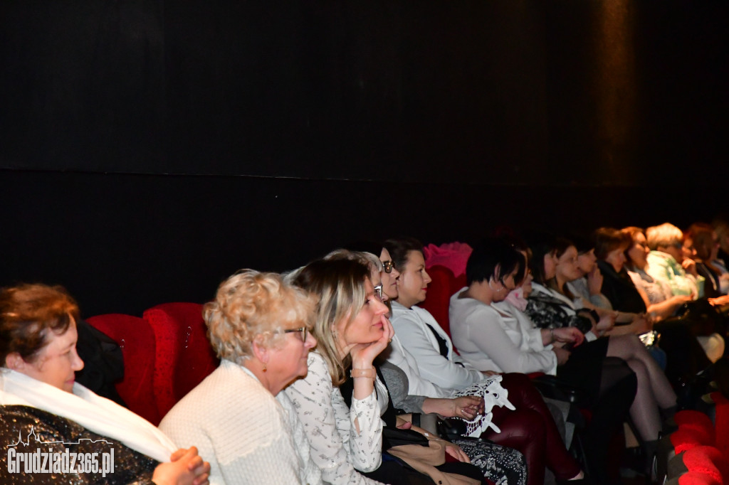 Comiesięczne Kino Kobiet- Planeta Singli 3