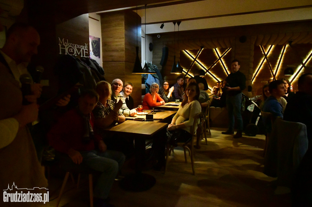 Kobieta- wystawa fotografii w restauracji Staropolska
