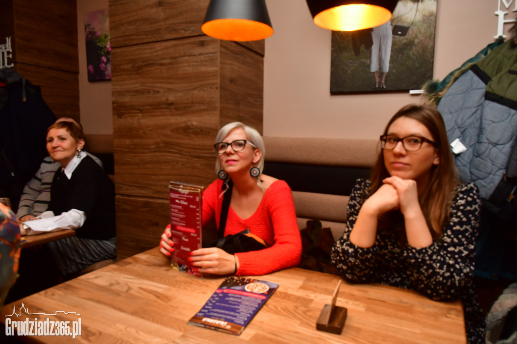 Kobieta- wystawa fotografii w restauracji Staropolska