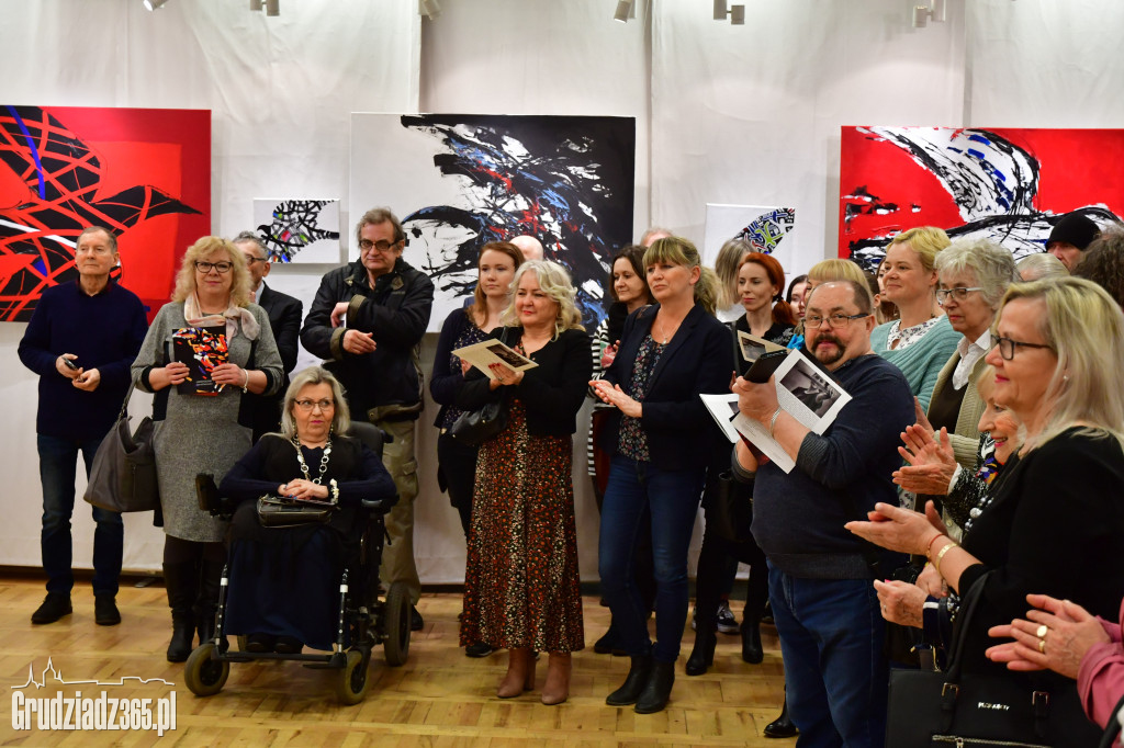 Wernisaż Iwony Ostrowskiej w klubie Akcent