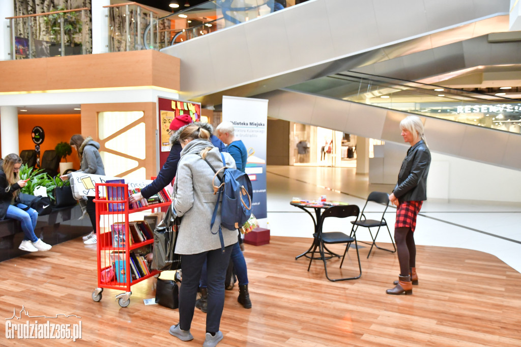 Spotkanie na żądanie- happening Biblioteki Miejskiej