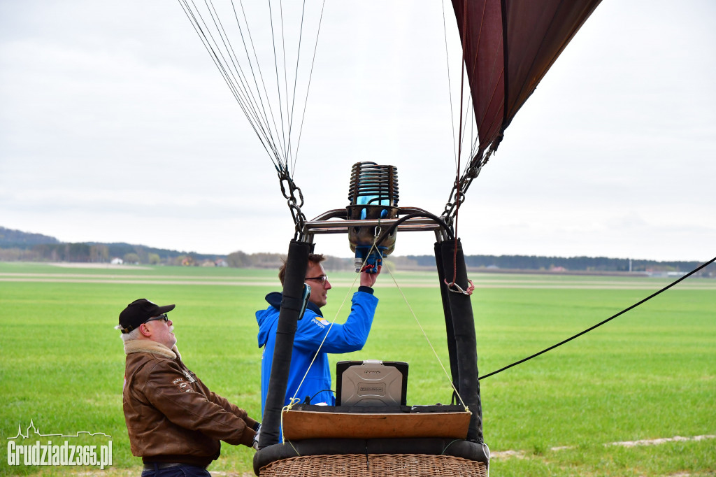 Początek wielkanocnych zawodów Balonowych