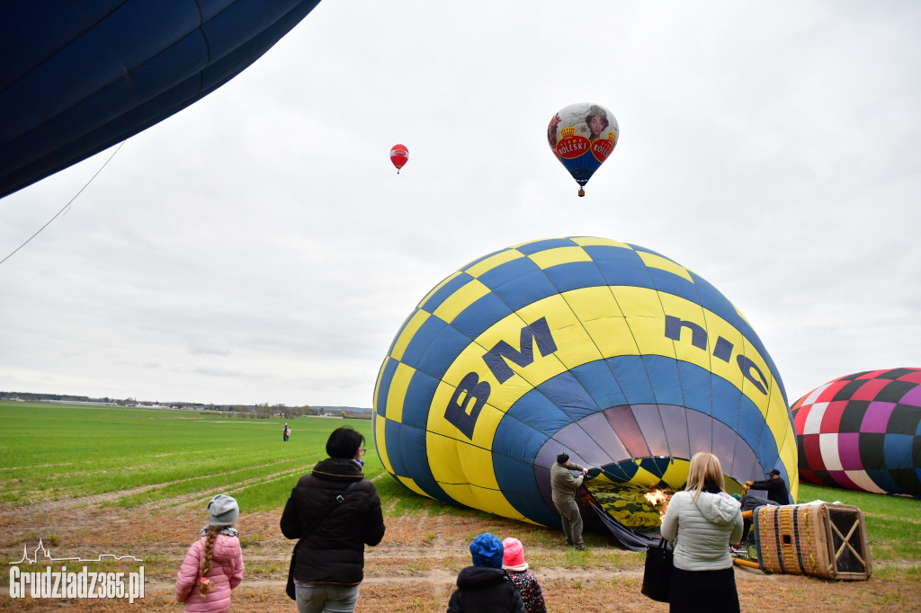 Początek wielkanocnych zawodów Balonowych