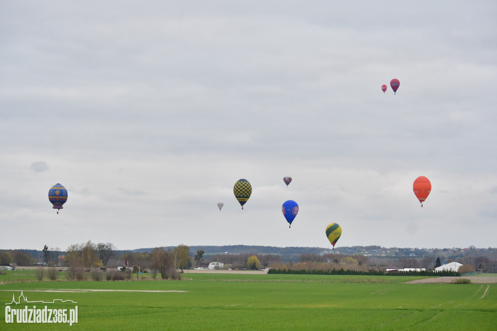 Początek wielkanocnych zawodów Balonowych