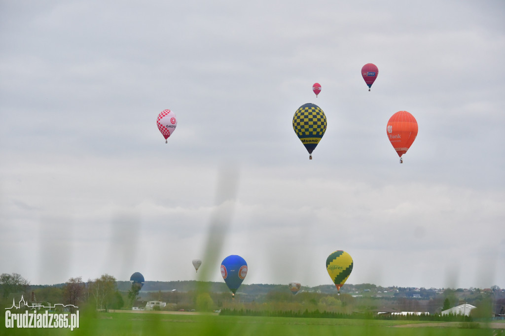Początek wielkanocnych zawodów Balonowych