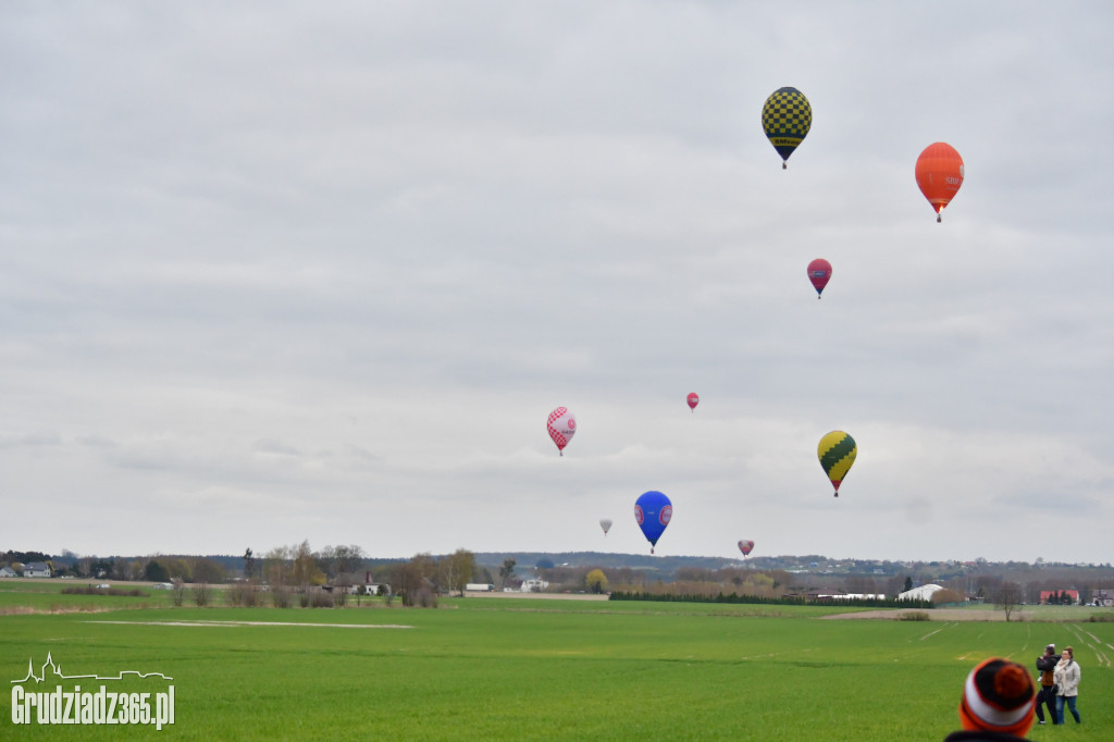 Początek wielkanocnych zawodów Balonowych