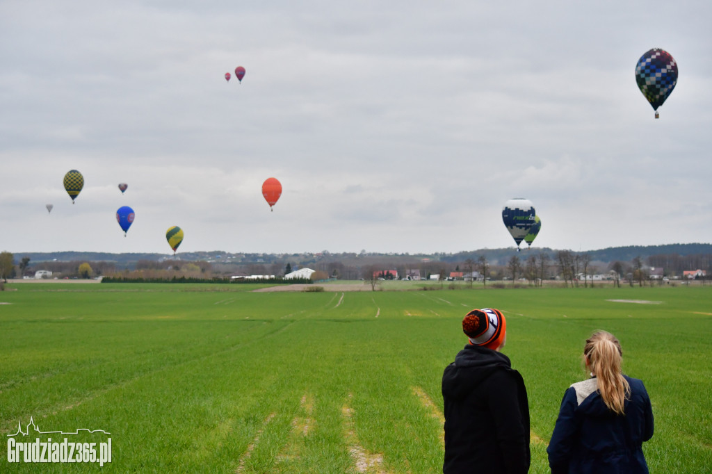 Początek wielkanocnych zawodów Balonowych