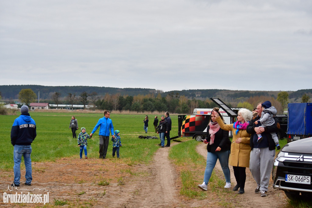 Początek wielkanocnych zawodów Balonowych