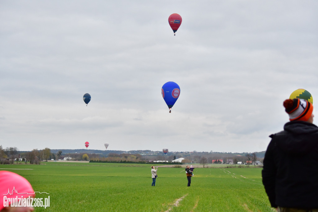 Początek wielkanocnych zawodów Balonowych