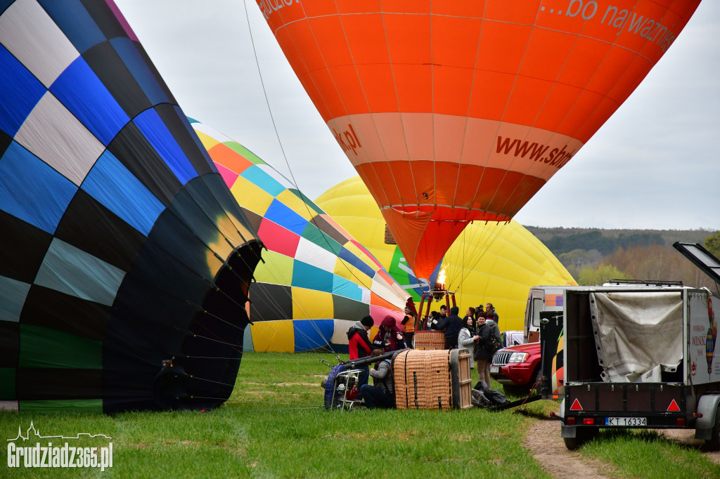 Początek wielkanocnych zawodów Balonowych