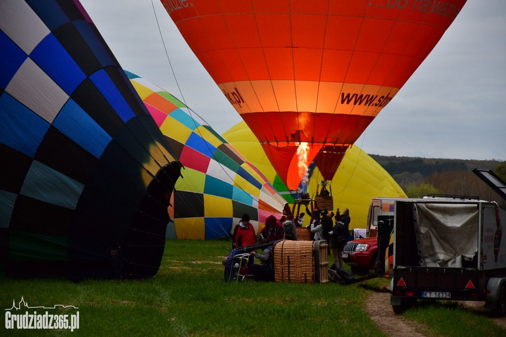 Początek wielkanocnych zawodów Balonowych