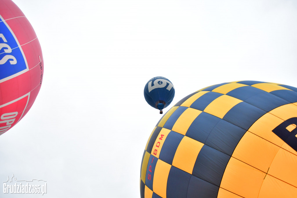 Początek wielkanocnych zawodów Balonowych