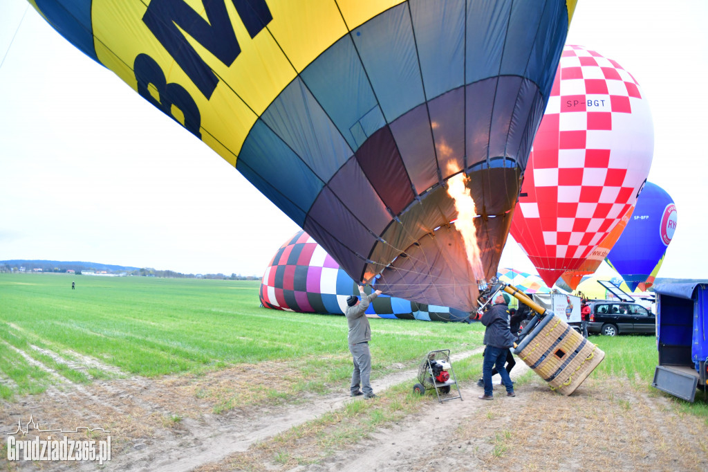 Początek wielkanocnych zawodów Balonowych