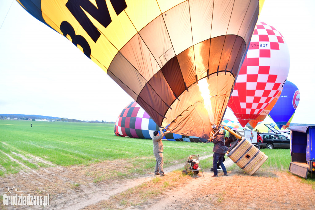 Początek wielkanocnych zawodów Balonowych