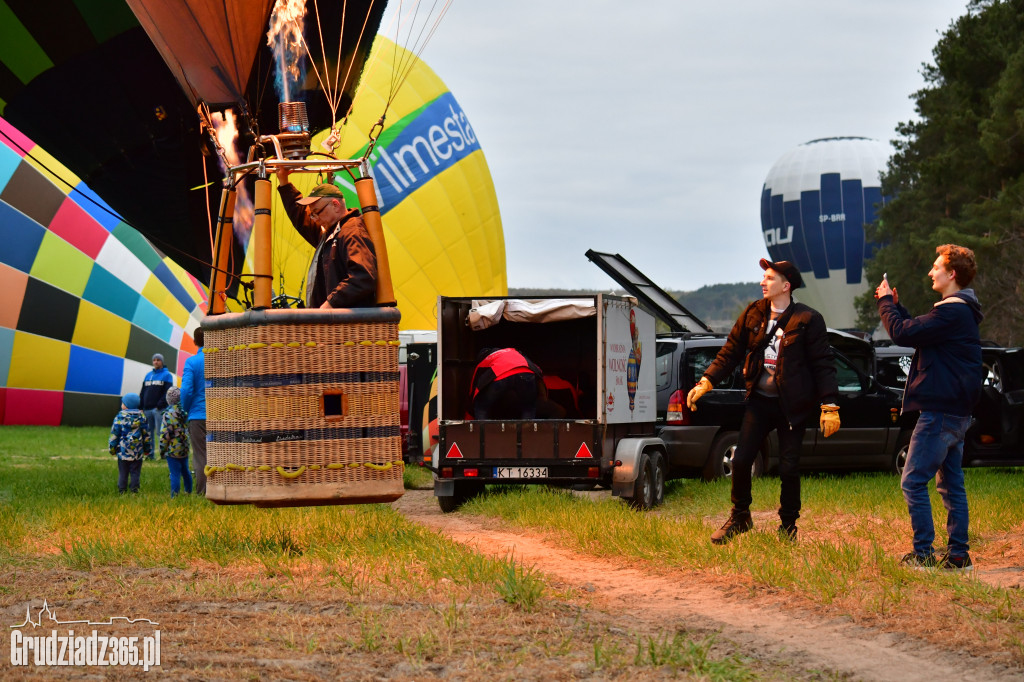 Początek wielkanocnych zawodów Balonowych