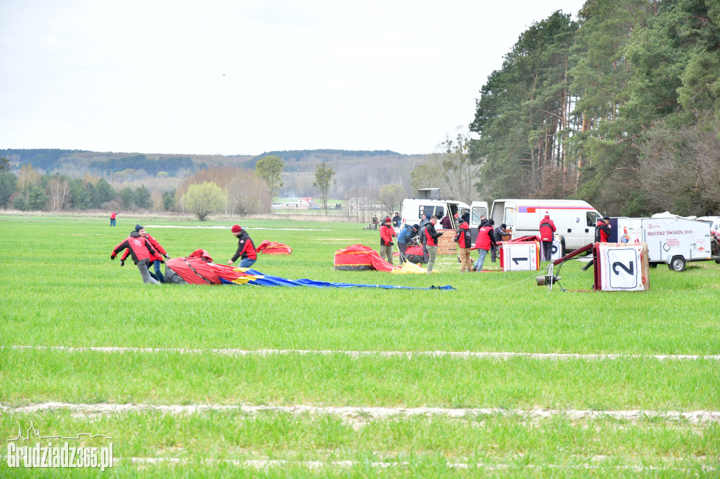 Początek wielkanocnych zawodów Balonowych
