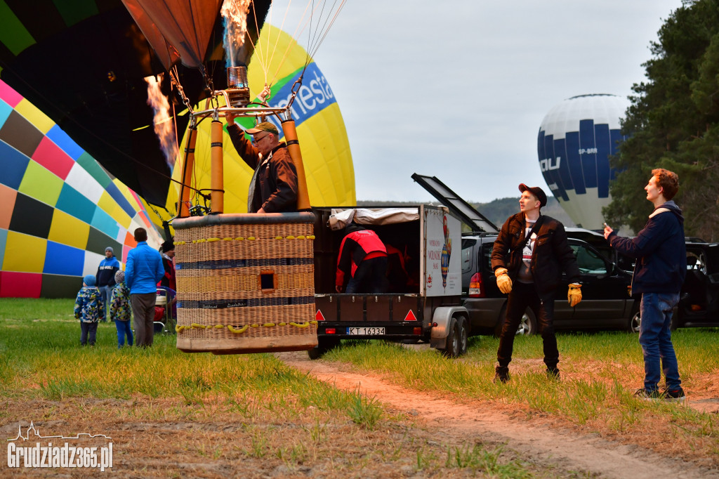 Początek wielkanocnych zawodów Balonowych