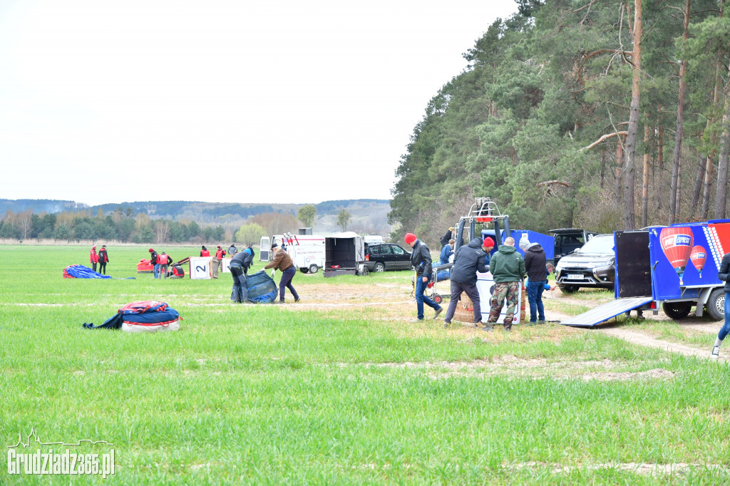 Początek wielkanocnych zawodów Balonowych