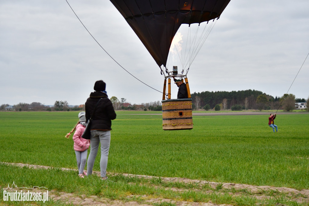 Początek wielkanocnych zawodów Balonowych
