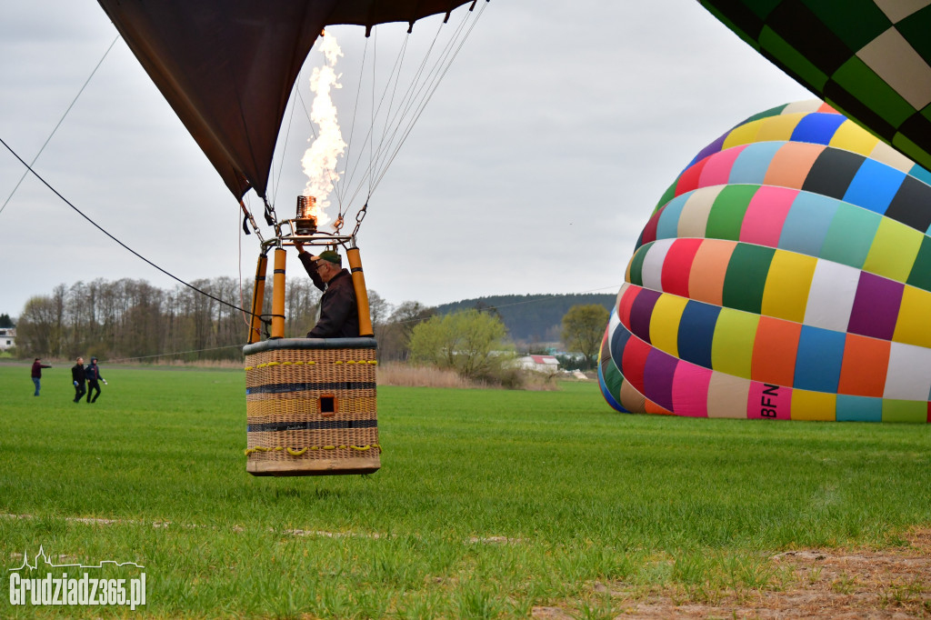 Początek wielkanocnych zawodów Balonowych