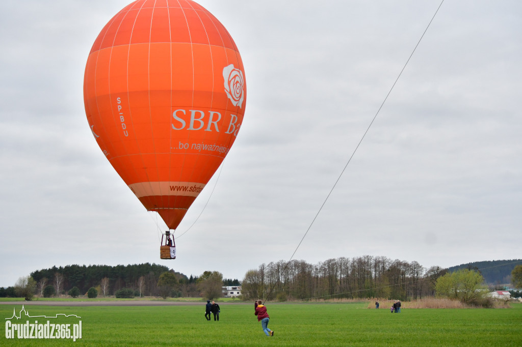 Początek wielkanocnych zawodów Balonowych