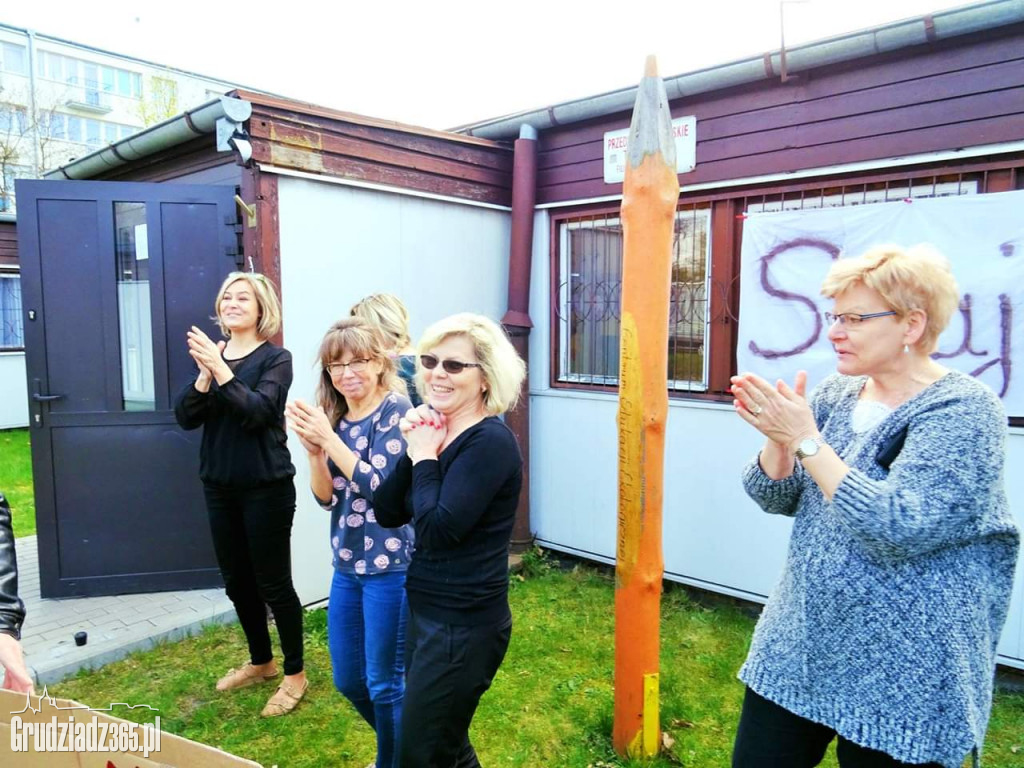 Działacze Wiosny i KODu wspierają nauczycieli