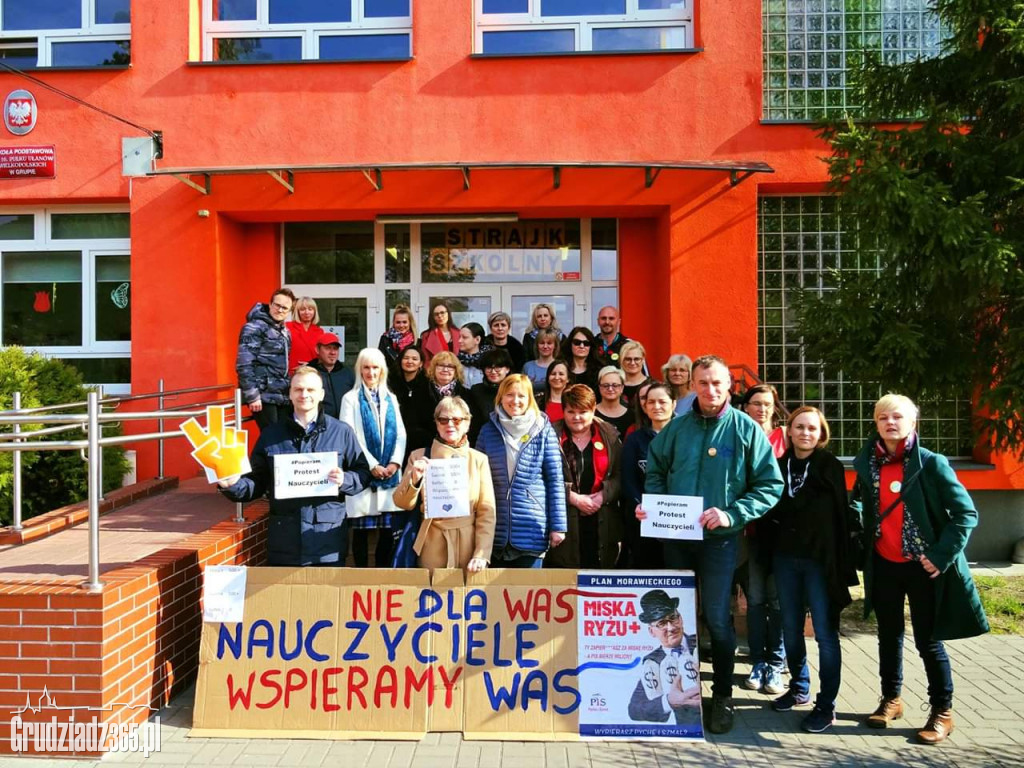 Działacze Wiosny i KODu wspierają nauczycieli