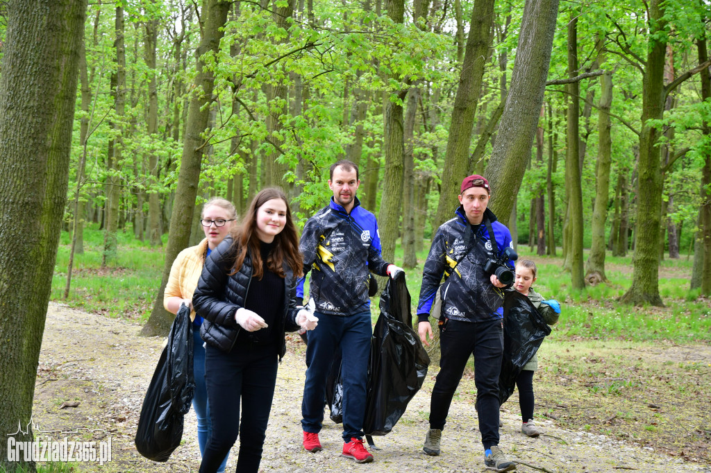 Sprzątanie Parku Miejskiego z GKM-em