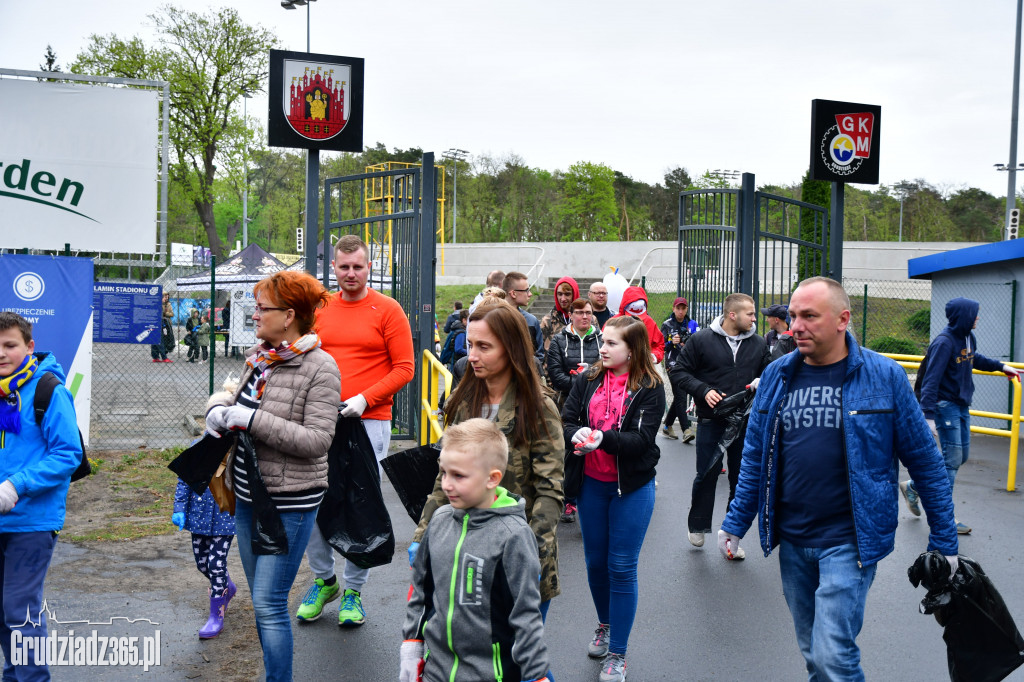 Sprzątanie Parku Miejskiego z GKM-em