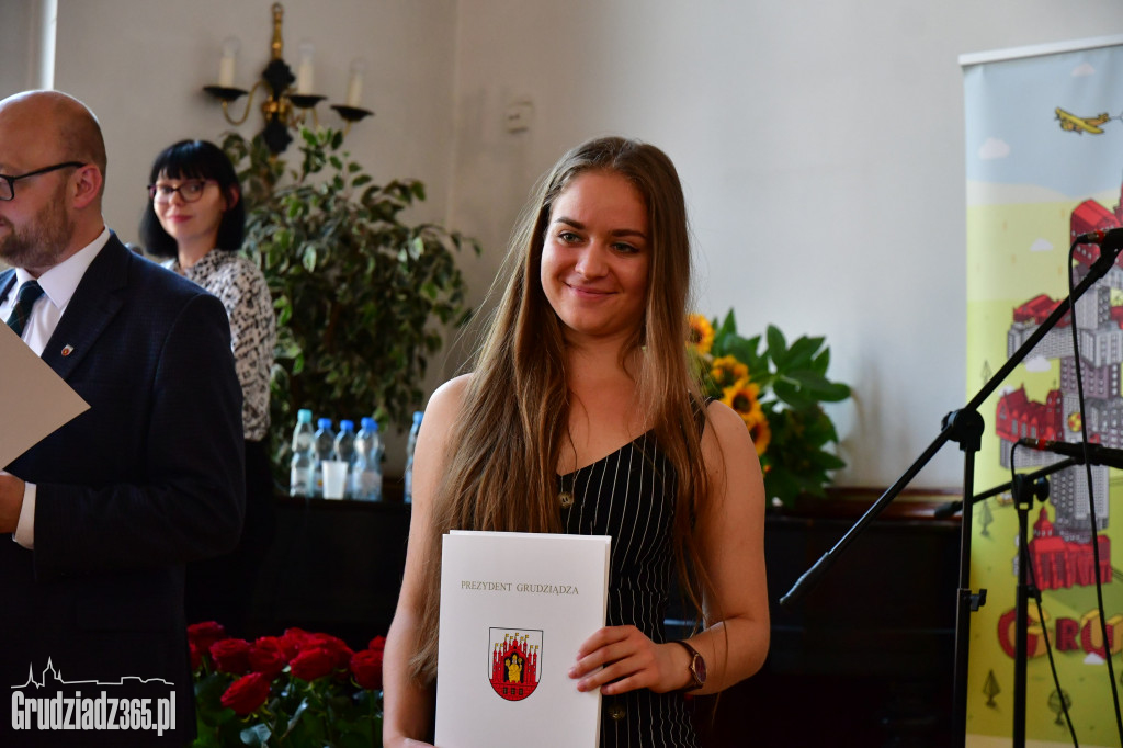 Uroczystość wręczenia nagród lauratom olimpiad