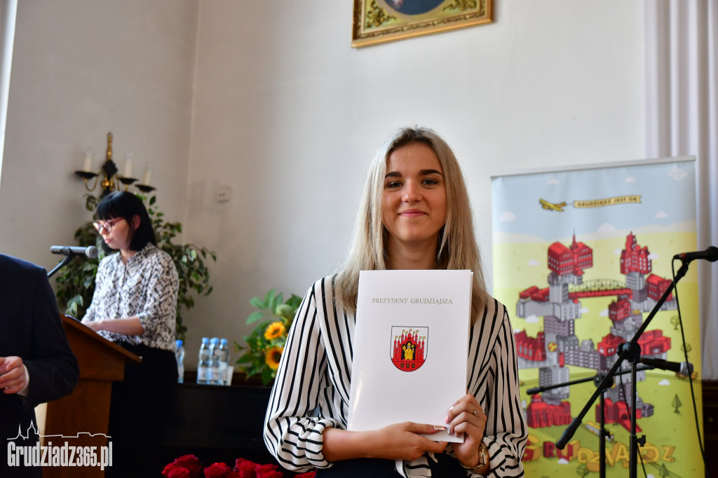 Uroczystość wręczenia nagród lauratom olimpiad